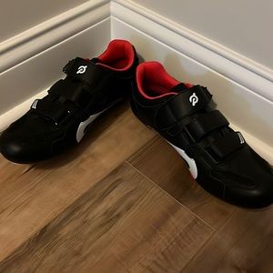 Like new Peloton indoor cycling shoes size 45